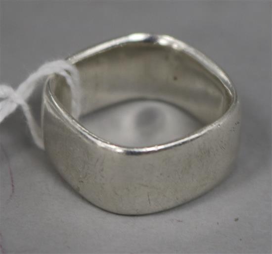 A Danish Georg Jensen sterling silver ring, design no. 186, size R/S